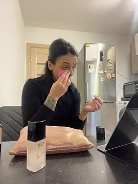 NNNoire online show from November 2025 11:22:01 AM