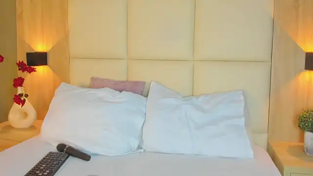 Snapshot of antonella_cutie_ chatting on April 2026 12:33:02 PM antonella cutie online show from April 2026 12:33:02 PM
