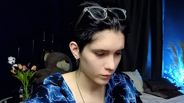 Snapshot of Hyeon_Jin chatting on March 2025 04:23:02 PM Hyeon Jin online show from March 2025 04:23:02 PM