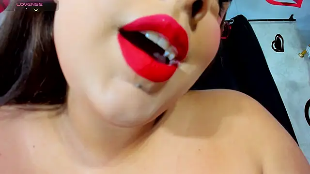 NAHIARA LEE online show from February 2026 12:28:01 PM