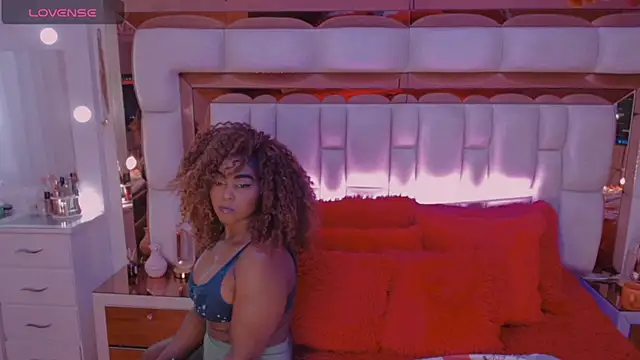 Snapshot of Aliana_Ross chatting on November 2025 08:25:02 AM Aliana Ross online show from November 2025 08:25:02 AM