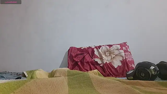 Snapshot of chandni89 chatting on April 2026 04:37:02 PM chandni89 online show from April 2026 04:37:02 PM