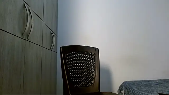 lonelydick2002 online show from February 2026 11:15:02 AM