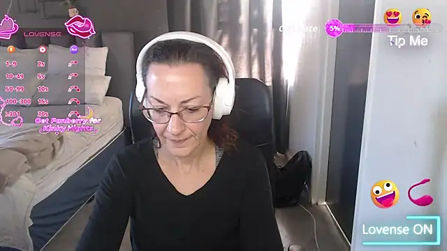 Snapshot of boeslaboes1 chatting on May 2026 05:34:02 AM boeslaboes1 online show from May 2026 05:34:02 AM