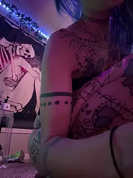 Snapshot of trashbrat chatting on October 2025 06:16:02 AM trashbrat online show from October 2025 06:16:02 AM