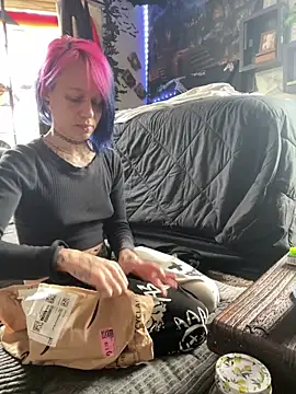 trashbrat online show from April 2026 08:28:02 PM