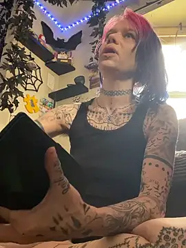 trashbrat online show from May 2026 08:26:02 PM