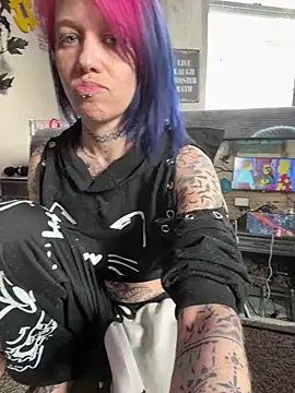 trashbrat online show from June 2026 10:25:01 PM