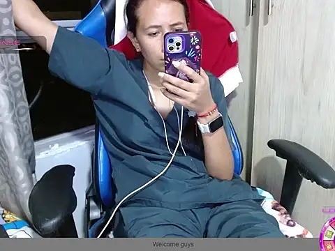 Danielagomez33 online show from April 2026 12:37:01 AM