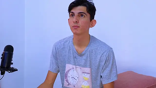 Ana and Leo online show from February 2025 12:05:02 PM