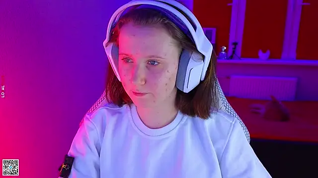 mon lola online show from November 2025 03:34:01 PM