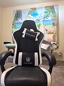 Snapshot of Naughtyhands242 chatting on November 2025 05:06:02 PM Naughtyhands242 online show from November 2025 05:06:02 PM