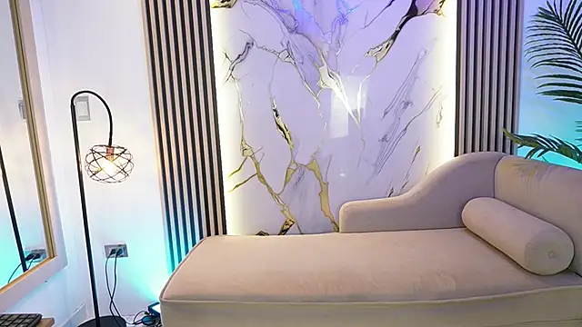 Emma Walkerr  online show from February 2026 07:15:01 PM