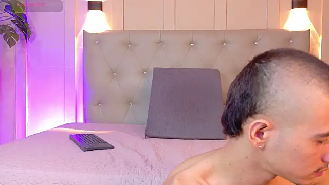 cristal antoni online show from November 2025 08:17:01 AM