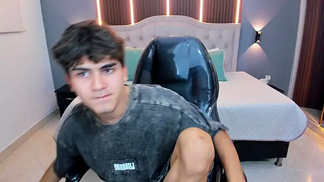 Tommy18   online show from March 2026 08:19:01 AM