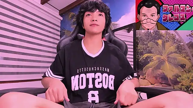 AllanYong18 online show from February 2025 08:49:01 AM