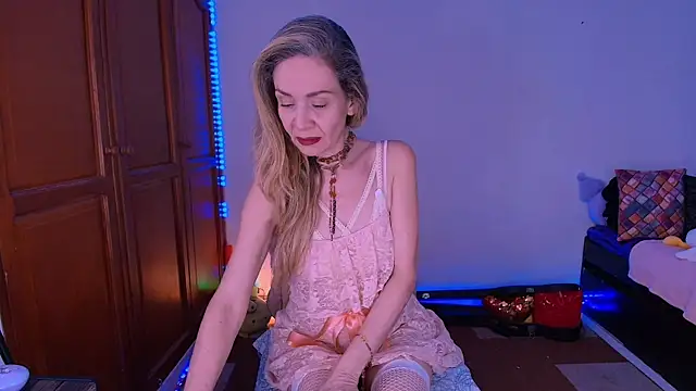 Snapshot of antonelawow chatting on November 2025 08:52:02 PM antonelawow online show from November 2025 08:52:02 PM