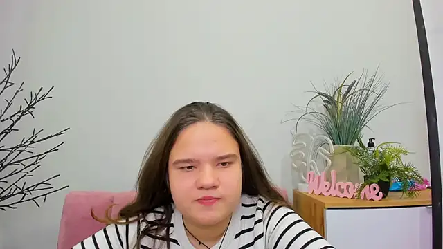 AdeleCruz online show from February 2025 01:19:02 PM