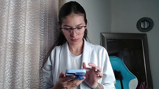 Aleska Miami online show from September 2025 01:46:01 PM