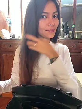 Aleska Miami online show from March 2026 02:23:01 PM