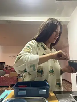 Aleska Miami online show from April 2026 01:12:01 PM