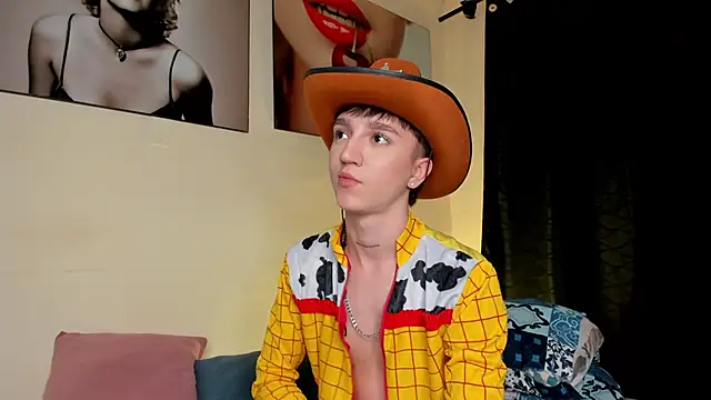 Snapshot of jeremy_salvatore chatting on January 2025 06:01:02 AM jeremy salvatore online show from January 2025 06:01:02 AM