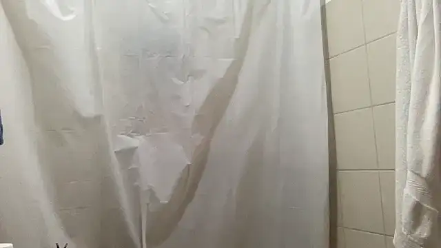 LunaBeya online show from November 2025 10:59:01 AM