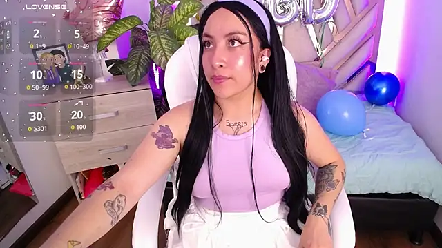 Snapshot of NyxAndria_1 chatting on October 2025 06:18:01 PM NyxAndria 1 online show from October 2025 06:18:01 PM