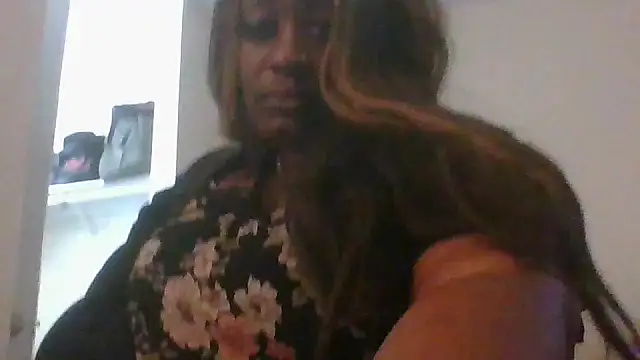 ExoticChocolit online show from December 2025 06:23:01 AM