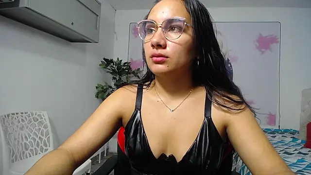 Snapshot of Maylin_horny19 chatting on April 2026 07:01:01 PM Maylin horny19 online show from April 2026 07:01:01 PM