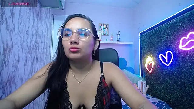 Snapshot of Maylin_horny19 chatting on May 2026 07:09:02 PM Maylin horny19 online show from May 2026 07:09:02 PM