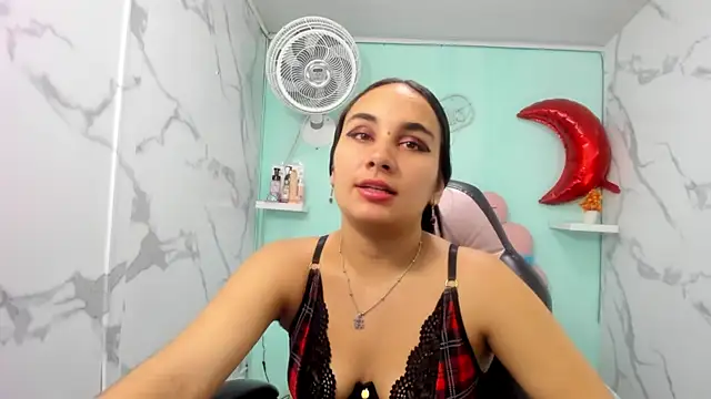 Snapshot of Maylin_horny19 chatting on May 2026 03:37:02 AM Maylin horny19 online show from May 2026 03:37:02 AM