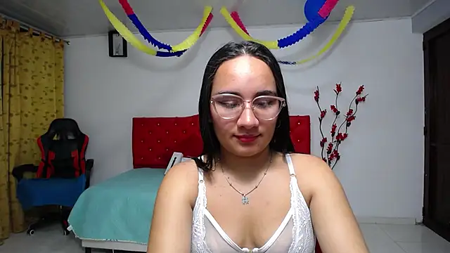Snapshot of Maylin_horny19 chatting on June 2026 03:08:01 AM Maylin horny19 online show from June 2026 03:08:01 AM