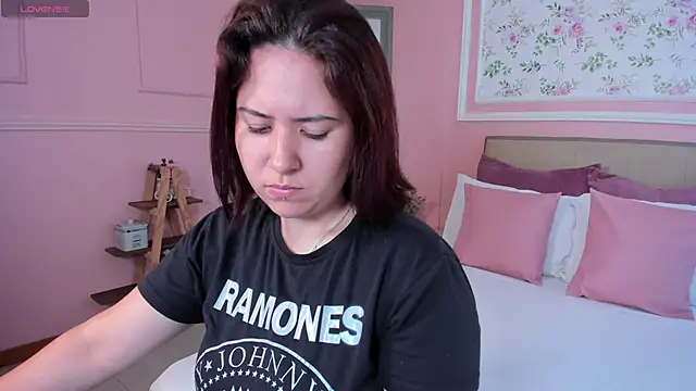 zoes milee online show from March 2025 11:44:02 AM