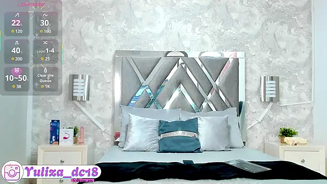 Luxury Woman online show from February 2025 07:59:02 PM