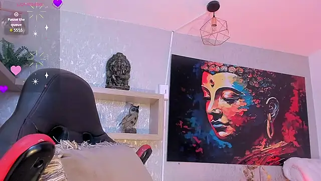 Luxury Woman online show from October 2025 08:58:02 AM