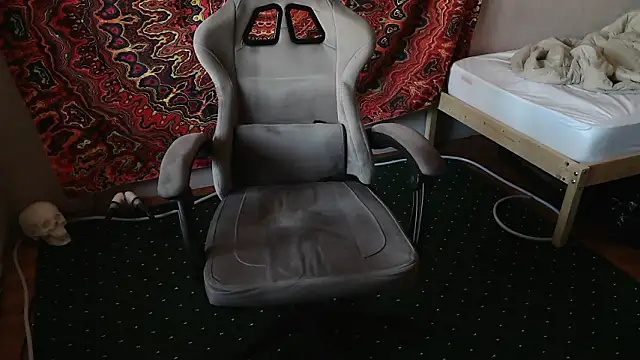 Snapshot of johnny_positive chatting on March 2026 05:57:01 AM johnny positive online show from March 2026 05:57:01 AM