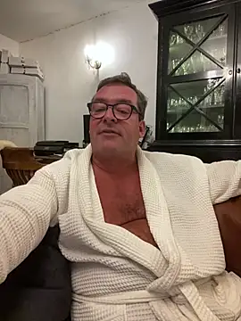 MountJohnXL online show from April 2026 10:14:02 PM