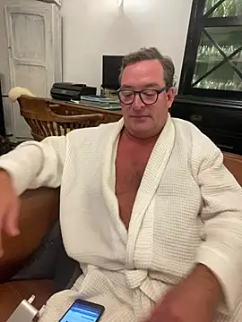 MountJohnXL online show from April 2026 10:37:01 PM