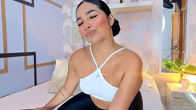 CharlotteGraay online show from December 2025 07:34:02 PM