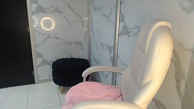 Salmaportman69 online show from February 2025 01:52:02 AM