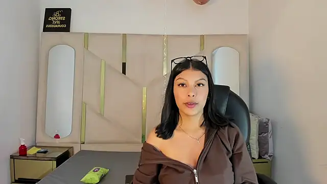 Salmaportman69 online show from February 2026 09:09:02 PM