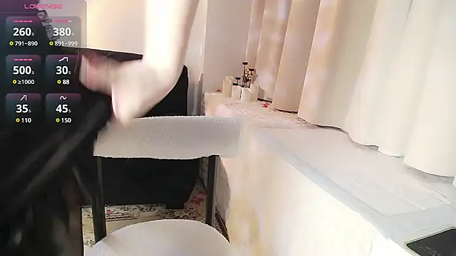 Hey-Cute online show from February 2025 04:01:02 PM