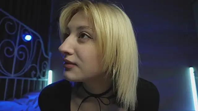 milasmiu online show from February 2025 03:06:01 PM