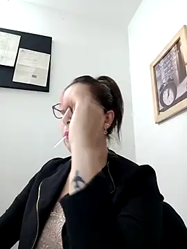 CHARLOTTE 1711 online show from March 2025 11:35:02 PM