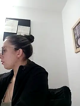 CHARLOTTE 1711 online show from March 2025 03:22:02 AM