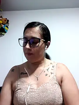 CHARLOTTE 1711 online show from November 2025 03:28:01 AM