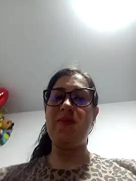 CHARLOTTE 1711 online show from December 2025 04:43:02 AM