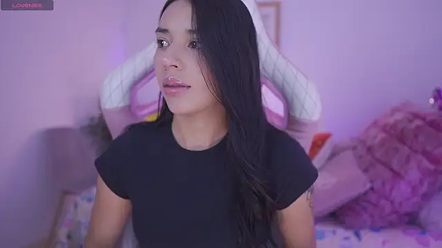 Snapshot of Hade_collinss chatting on January 2025 05:23:01 PM Hade collinss online show from January 2025 05:23:01 PM