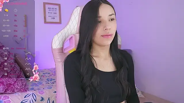 Snapshot of Hade_collinss chatting on March 2025 06:43:02 PM Hade collinss online show from March 2025 06:43:02 PM